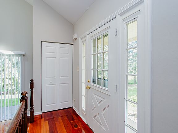 4th image of 2668 College Hill Cir