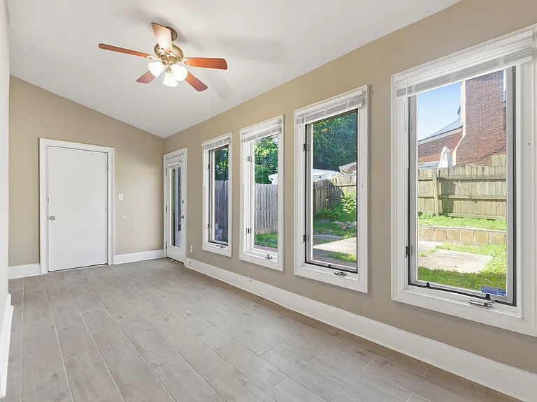 320 Forestgate Ct — Photo 14