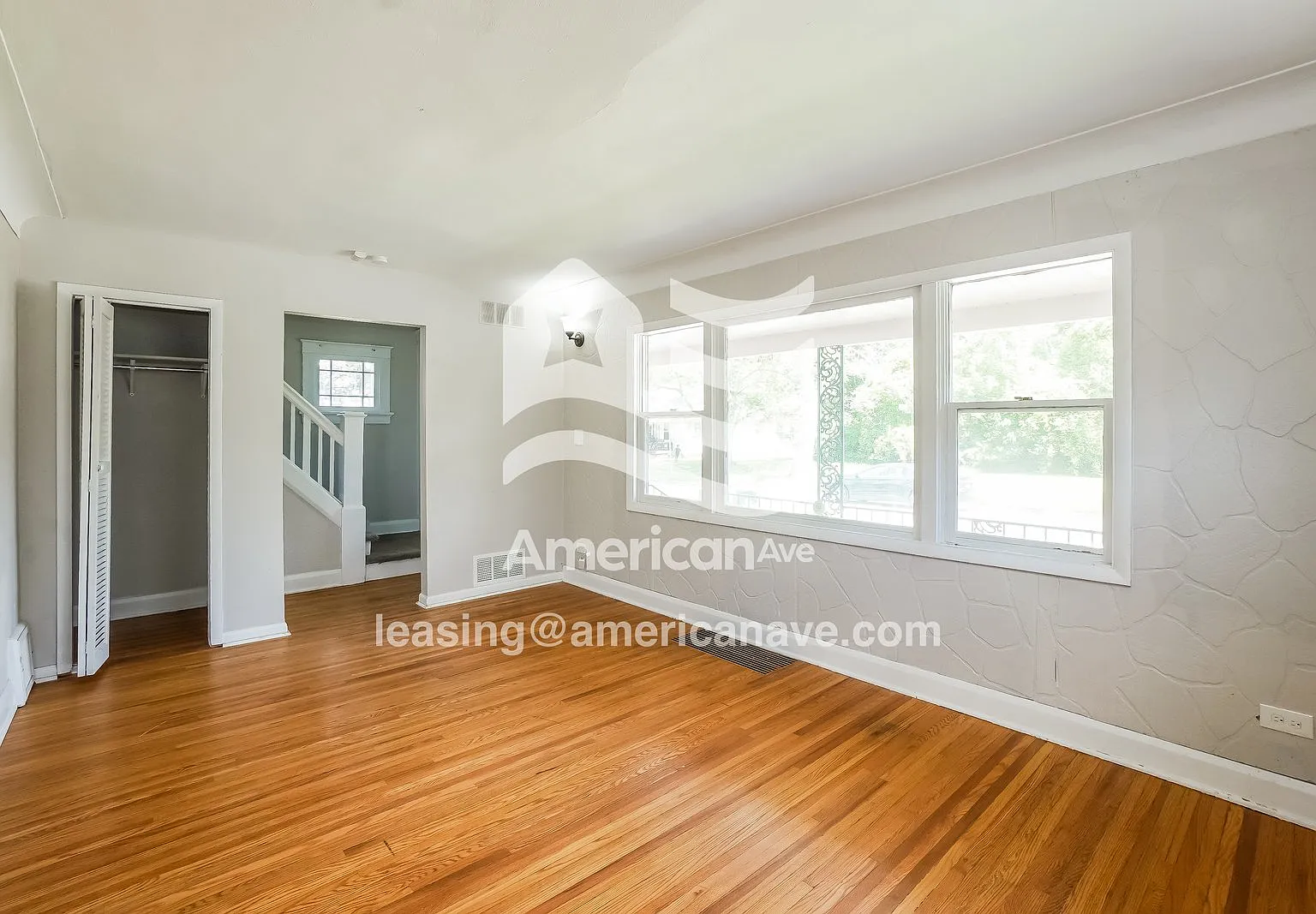 3 bed, 2.0 bath, 1596 sqft, $1,322 — Photo 2