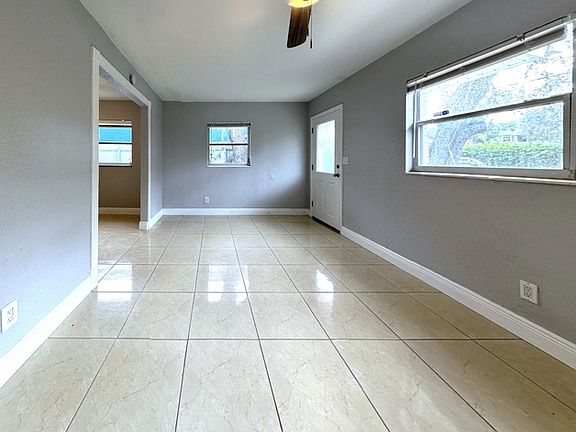 4th image of 3113 W Wilder Ave #A