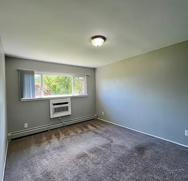 360 Walnut St #204 — Photo 7