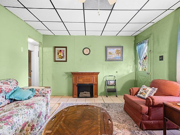 5th image of 713 10th Ave NW