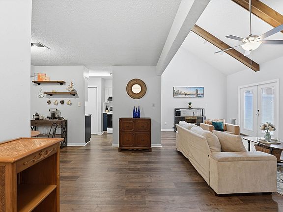 4th image of 2499 Sunburst Pl #1D