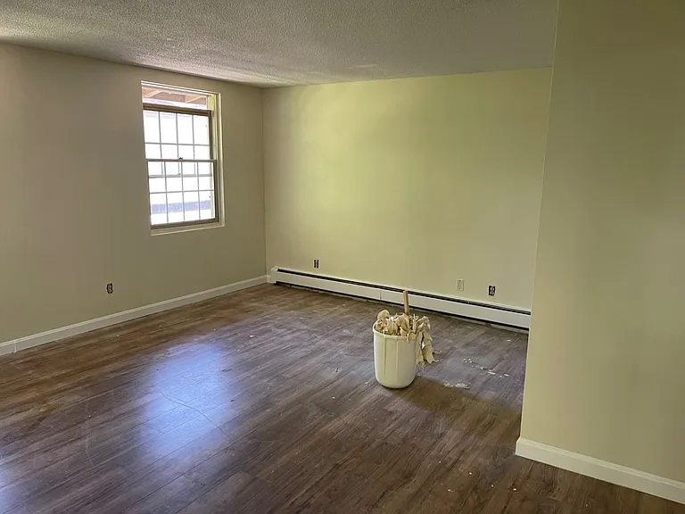 32 Chestnut St #6 — Photo 8