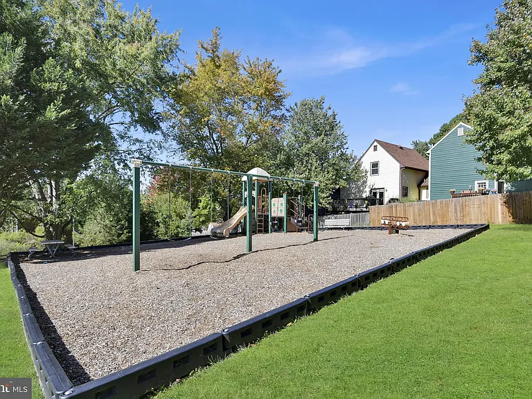5927 Pecking Stone St — Photo 24