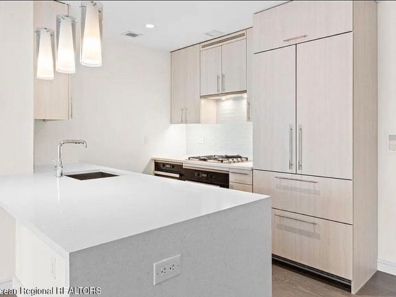 4th image of 15 Morris Ave Unit 502