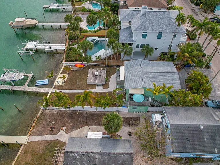 8441 Bayshore Dr #B — Photo 28