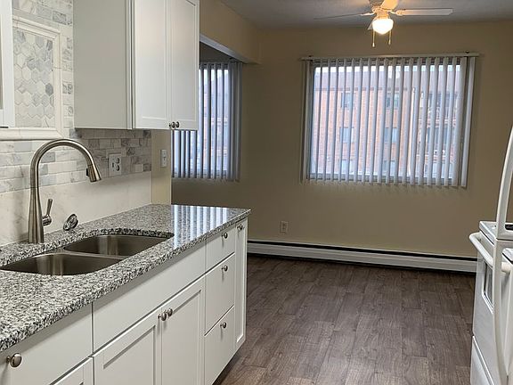 4th image of 221-231 Freemont Ave SE #231-08