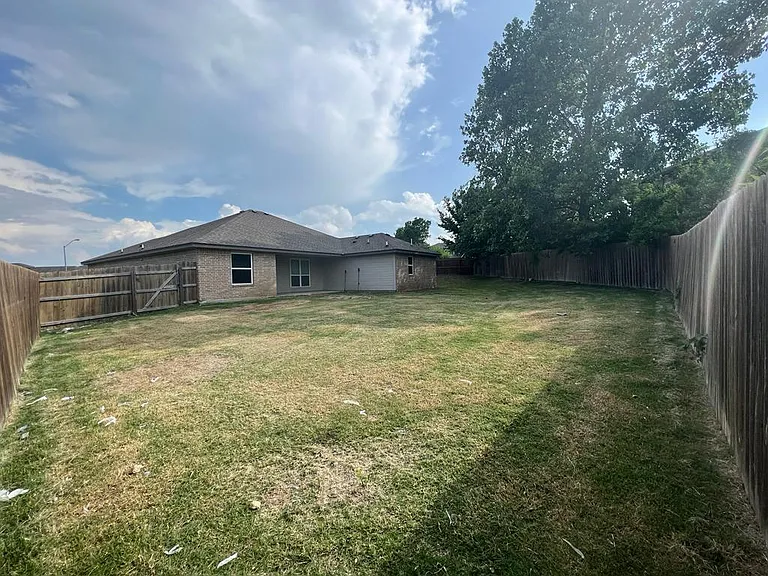 2428 Nolan Creek St — Photo 37