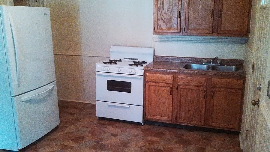 1st image of 814 W Van Buren St