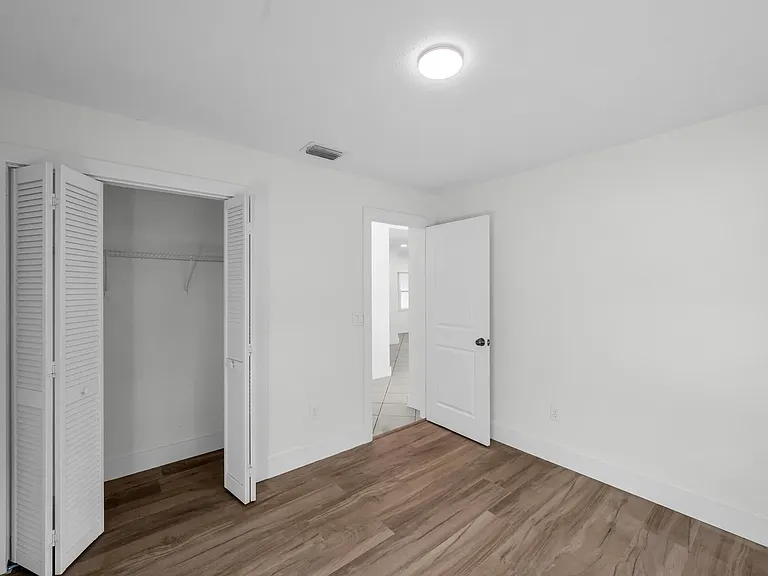 2514 SE Alfonso Ave — Photo 3