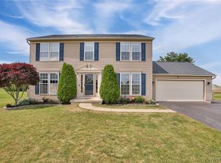 6543 Harvest Ridge Way, Lockport, NY 14094