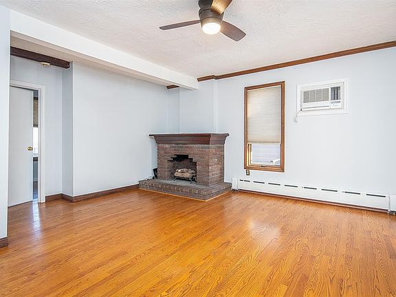 4th image of 455 Columbia Ave