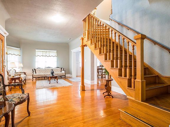 4th image of 1117 Fremont Ave