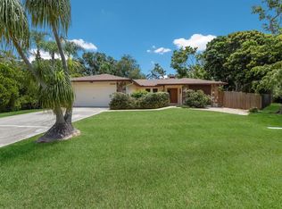 4444 Meadow Creek Cir, Sarasota, FL 34233