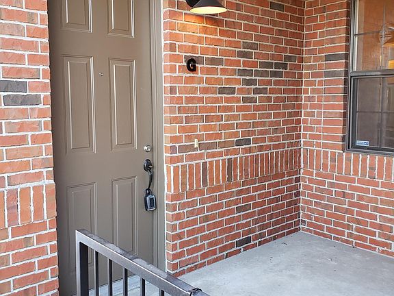 4th image of 200 Poplar St Unit G