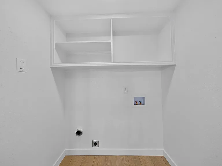 1748 Saint James Dr — Photo 38