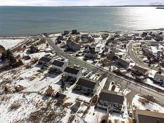 3rd image of 2060 Caldwell Rd