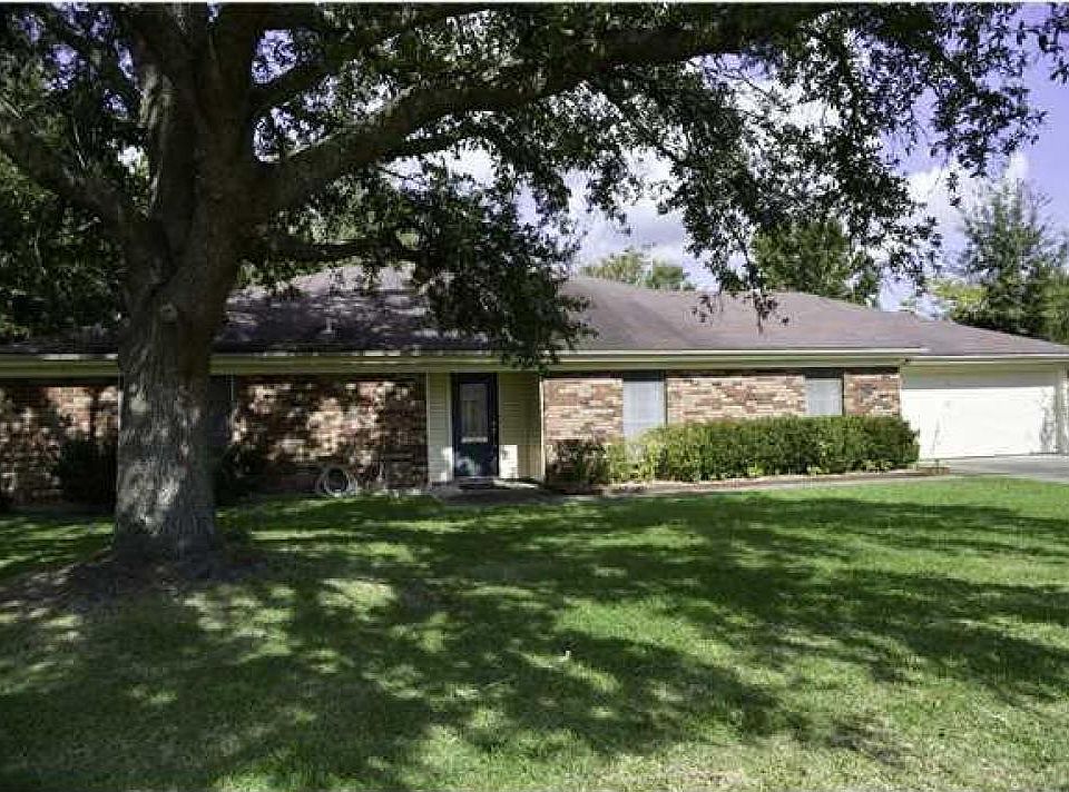 1st image of 3931 Bayou Blvd