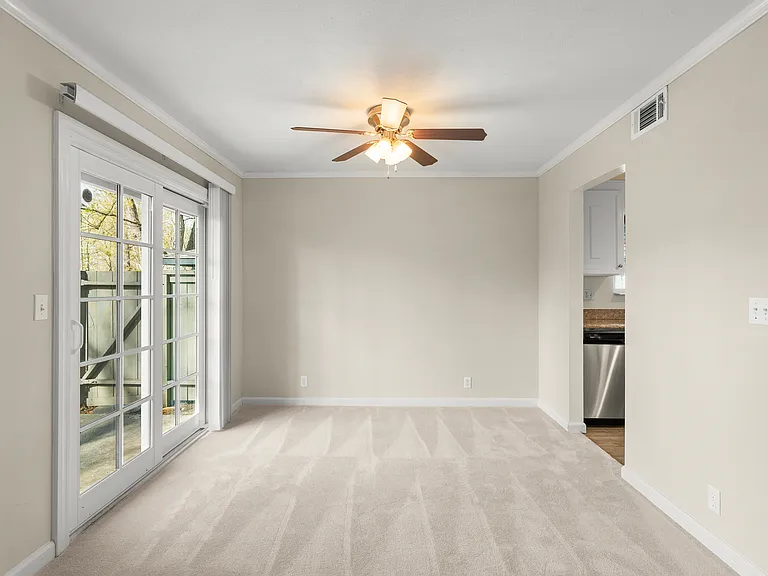 Sycamore Green Apartments — Photo 10