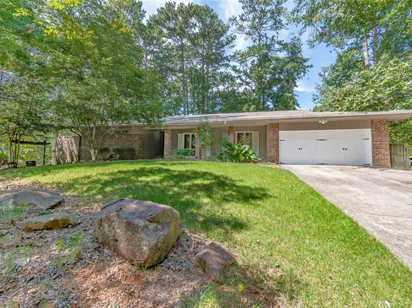 300 Cedar Knoll Ct, Roswell, GA 30076