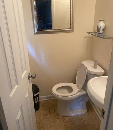 5th image of 348 Hillcrest Ave