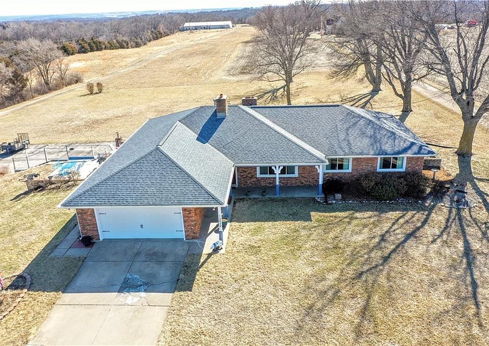 10429 Riverview Ave, Edwardsville, KS 66111 Zillow