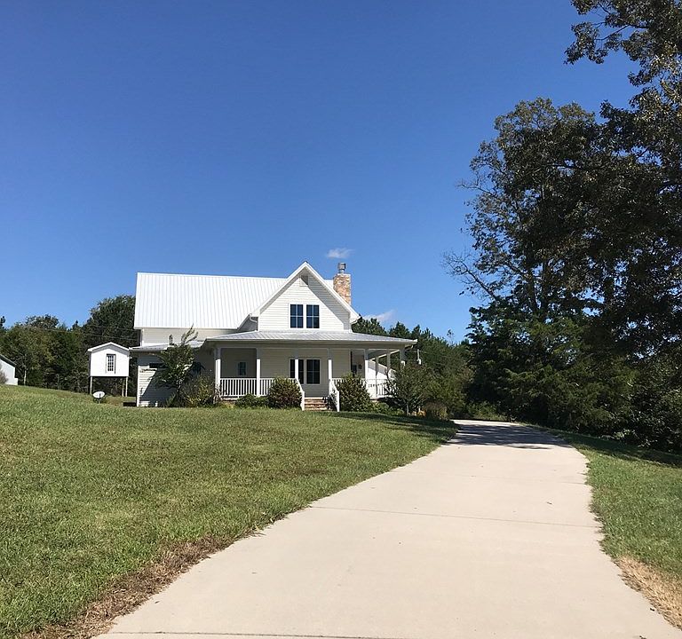 2nd image of 711 Cates Ln NE