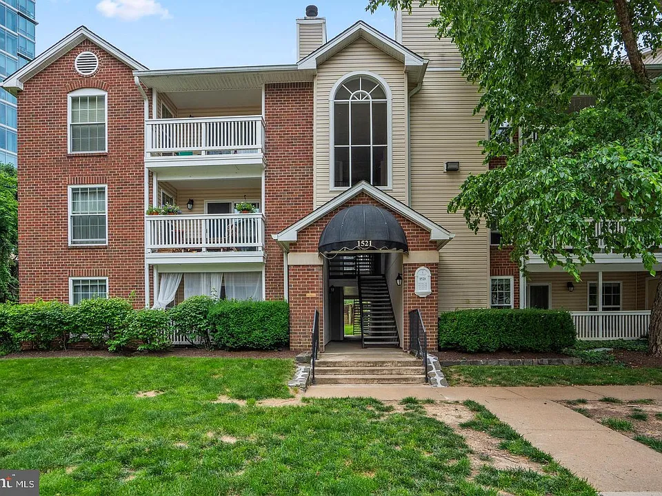 1521 Lincoln Way #104A