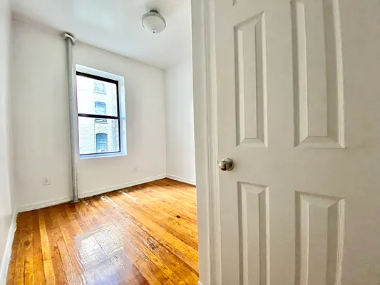 Rented by Bohemia Realty Group | media 19