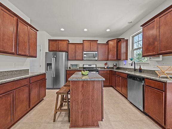 3rd image of 3408 Lacewing Dr