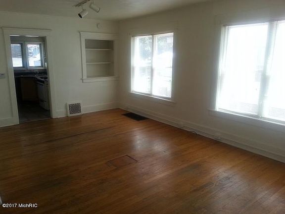 2nd image of 38 Woodward Ave