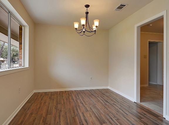 4th image of 733 E Hamilton St