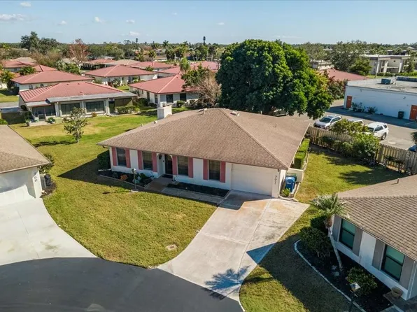 771 Vivienda South Ct, Venice, FL 34293