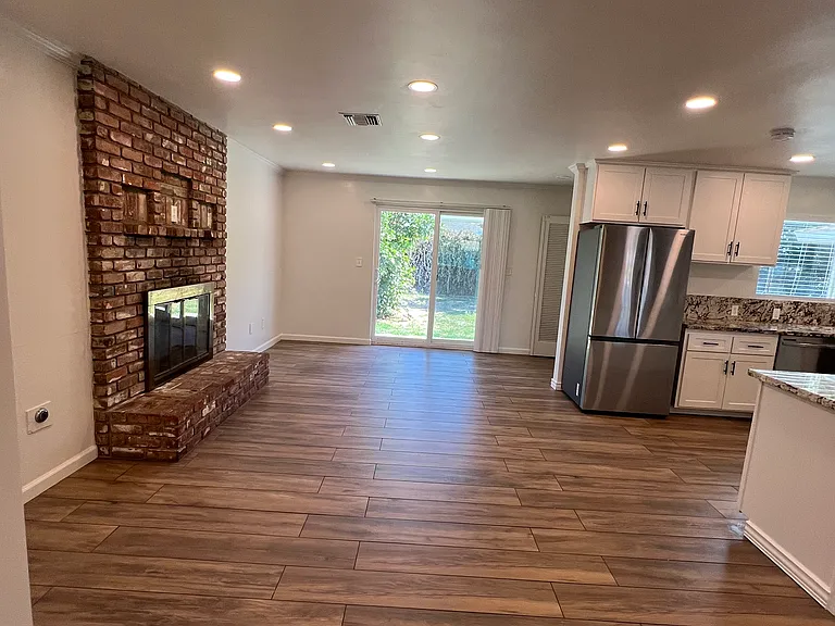 3917 Granada Ave — Photo 6