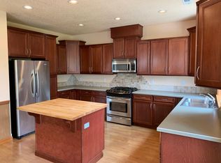 935 Samantha St, Hood River, OR 97031