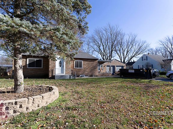 3rd image of 129 Grandview Ave
