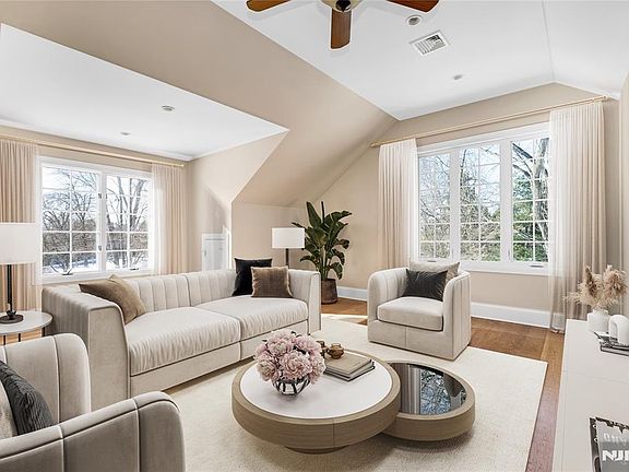 4th image of 7 Orchard Ln