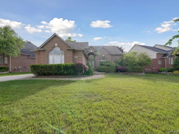 55712 Lancewood Dr, Shelby Township, MI 48316