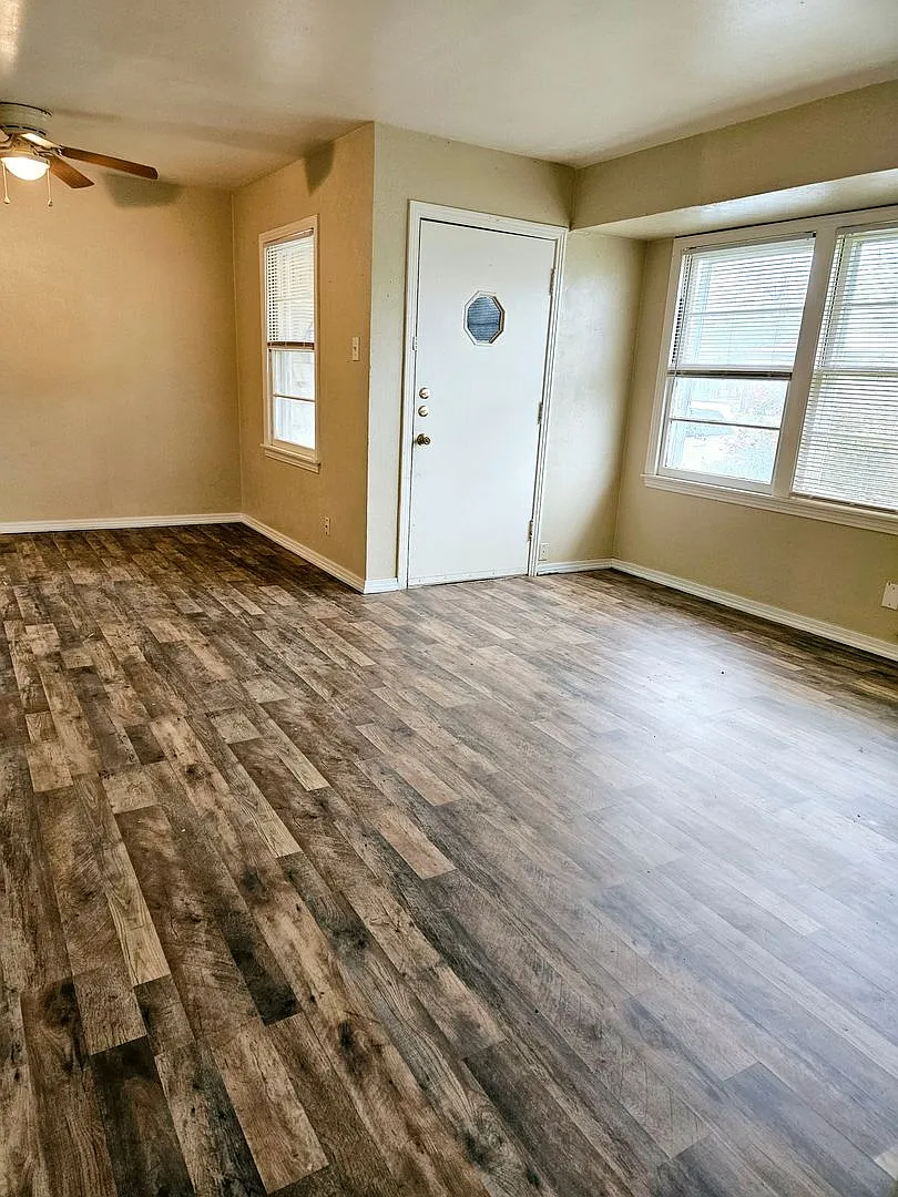 1205 Smith Dr. — Photo 4