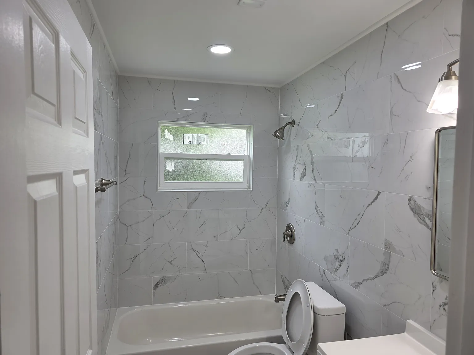 3 bed, 1200 sqft, $1,675 — Photo 2