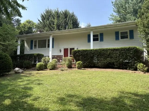 332 Shasta Dr, York, PA 17402