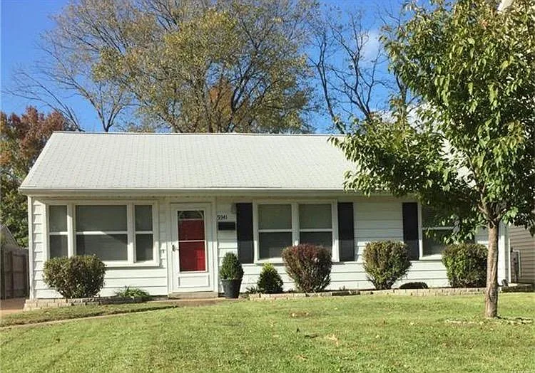 3 bed, 1008 sqft, $1,850 — Photo 1