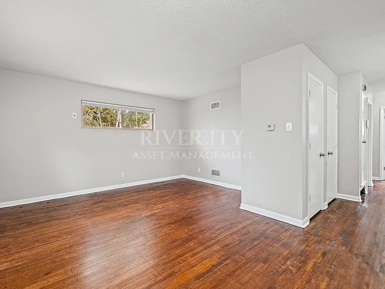 1694 Claire Dr — Photo 7