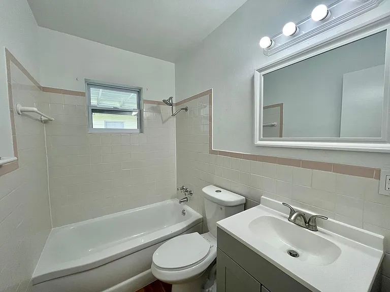 5939 Magnolia St N — Photo 10