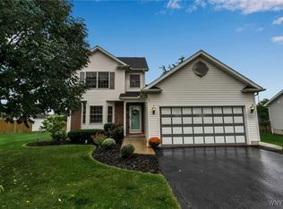 6536 Amy Ln, Lockport, NY 14094