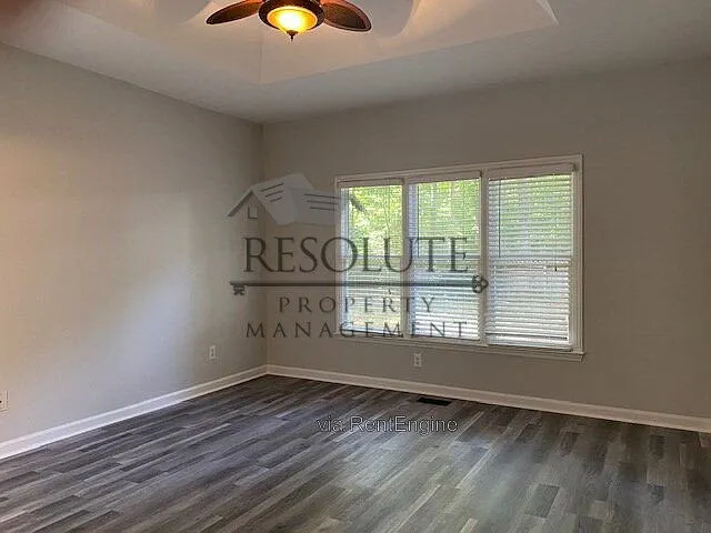 100 Woodbend Ct — Photo 6