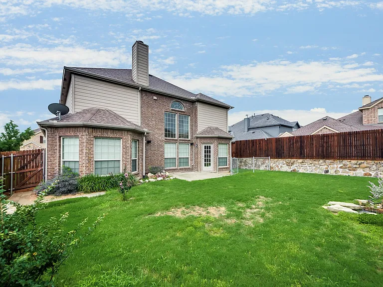 13909 Blueberry Hill Dr — Photo 21