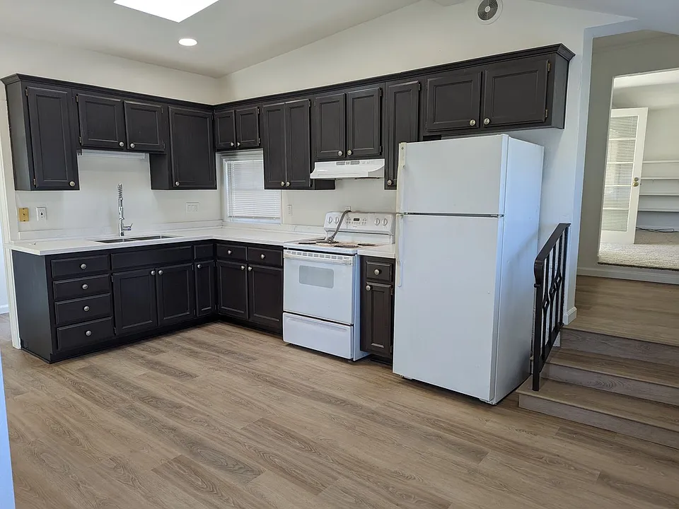 2221 Suncrest Blvd