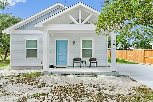 301 Rustic Oak Ln Photo 1